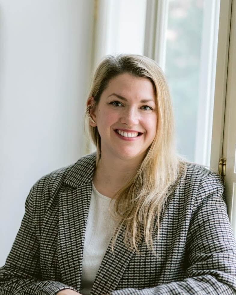 Tea Gudek Snajdar author of the Following Van Gogh Book